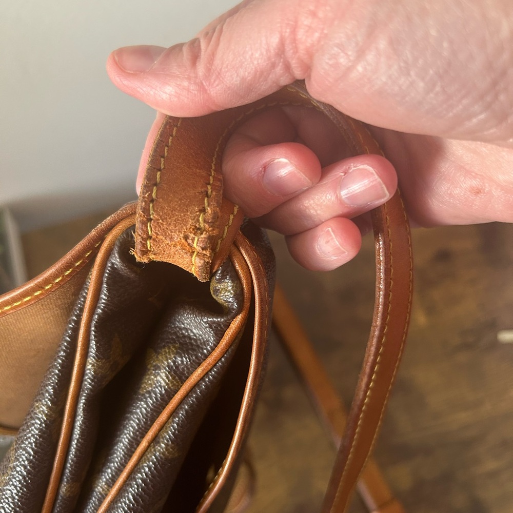 Louis Vuitton Brown Monogram Crossbody Hobo with Tan Vachetta Trim - Picture 13 of 16